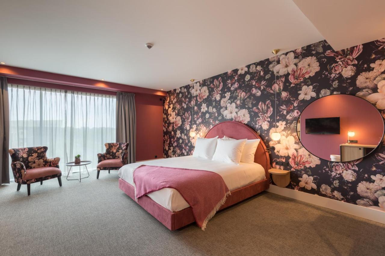 Van Der Valk Hotel Венло Екстериор снимка